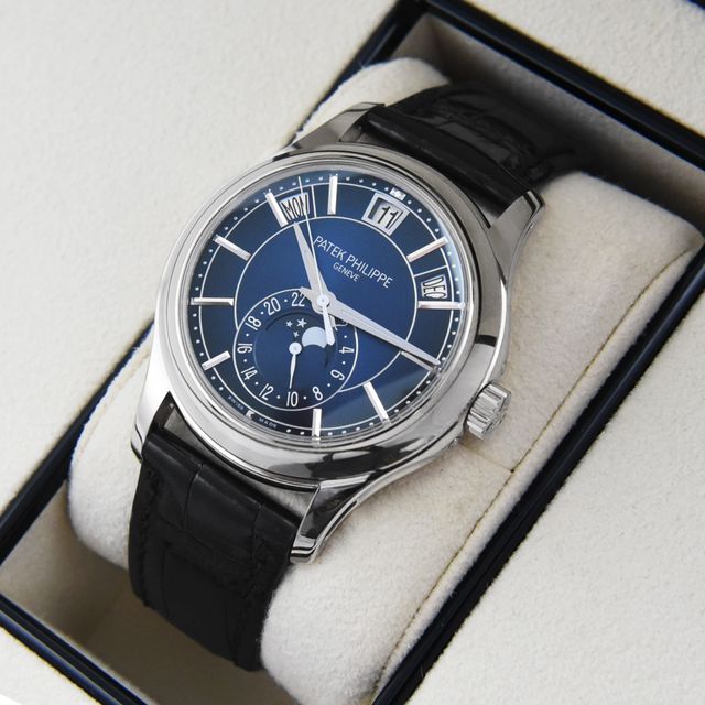Patek Philippe Complications 5205G-013 Image 5